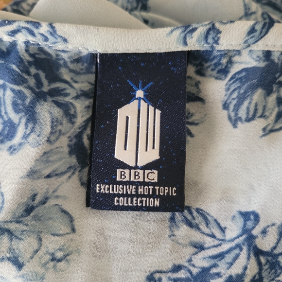 Doctor Who Floral TARDIS Chiffon Top - Picture 4 of 8